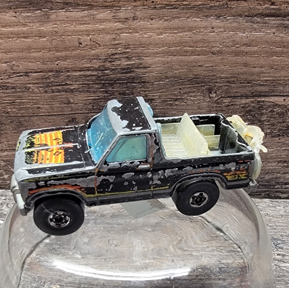 Vintage 1980 hot wheels mattel truck with motorcycle Hong Kong